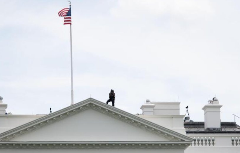 RoguePoet207's tweet image. Sloped roofs are only a problem when your DEI hire from Pepsi doesn't have a clue about her job but is in charge of the USSS!

Two images from the scene and one from The White House

Incompetence 
#ResignCheatle #FireCheatle #SlopedRooftops #SlopedRoof #sloped
#slope #DEImustDIE