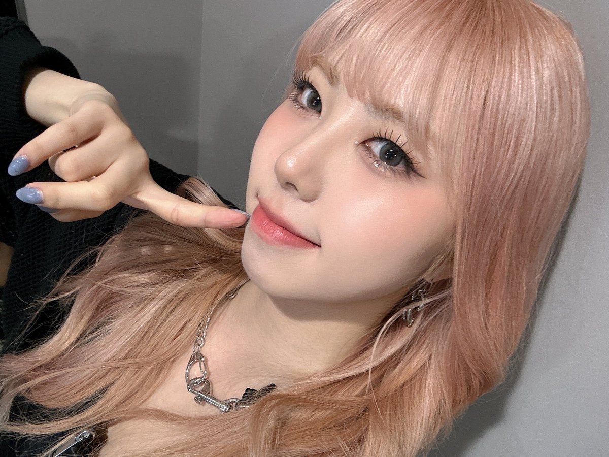 RBW_PURPLEKISS's tweet photo. [#이레]
久しぶりに 大阪😚🐙
ありがとう🫶 https://t.co/TZA20k5WUm