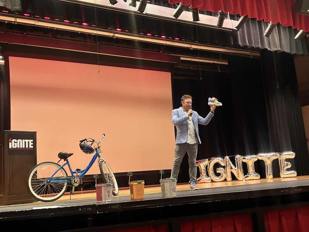 swaim15's tweet photo. #IGNITE2024 Keynote speaker Chris Young “igniting your passion for education”  @ChrisYoungEDU https://t.co/c5hvVHHdir