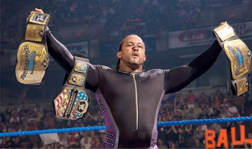 PublicEnemiesHQ's tweet photo. MVP should’ve been World Heavyweight Champion after his run with the US Title https://t.co/EGME004IYU