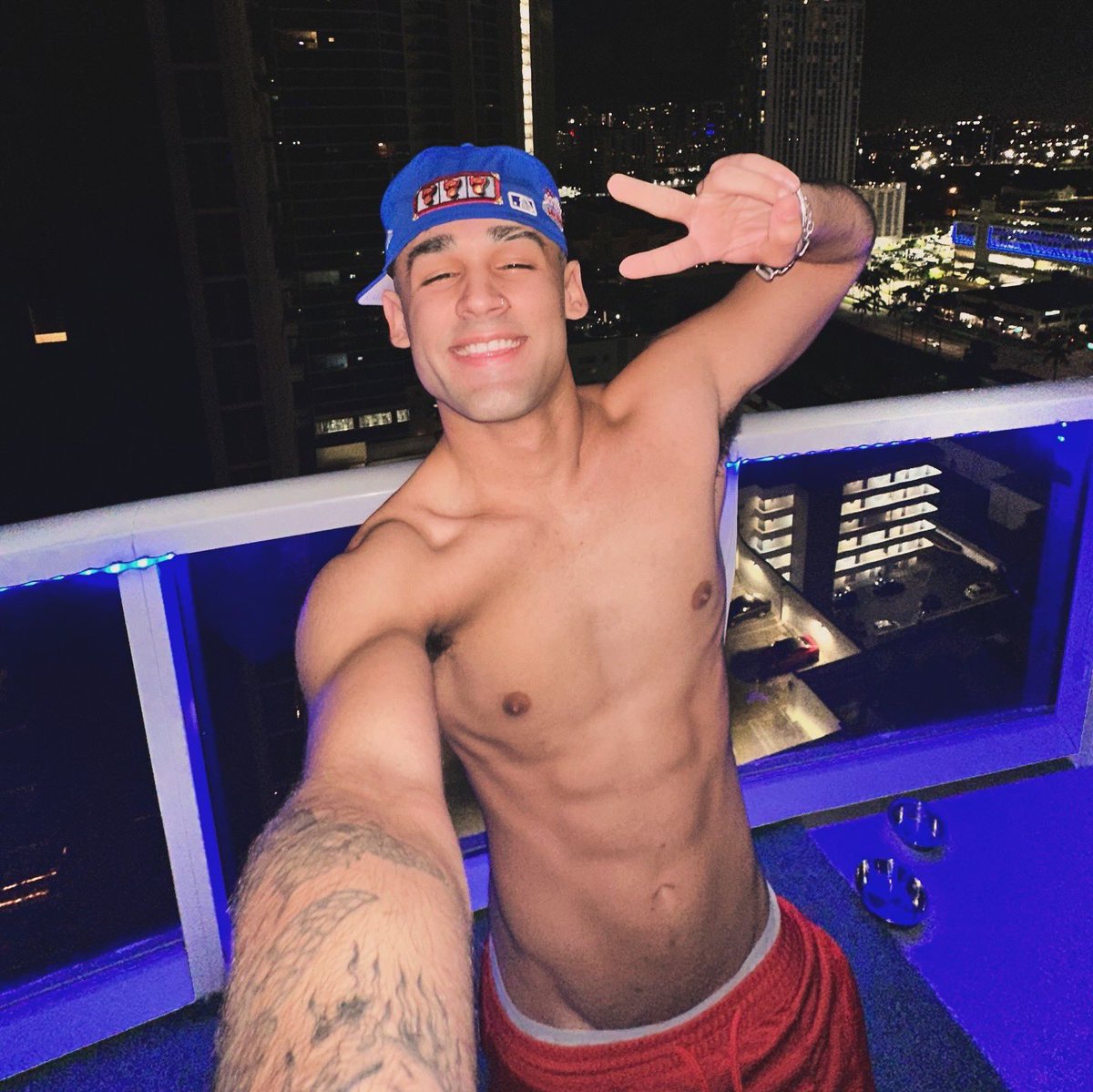 305_jakee's tweet photo. Ig saw it first (: https://t.co/9wMqDwLBPr