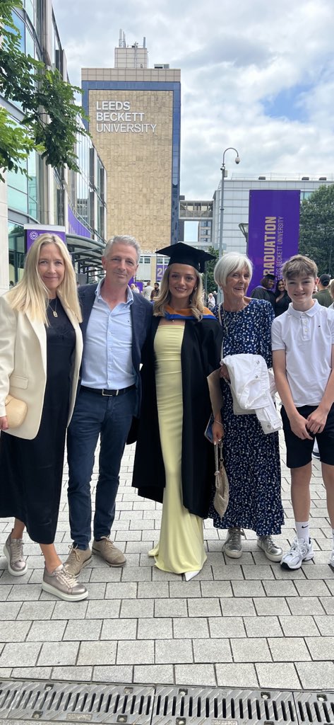 Congratulations Anna Reames, so proud of you today and every day 😍 #leedsbeckettgrads