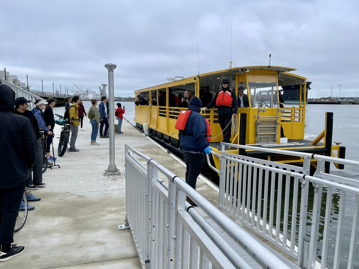prinzrob's tweet photo. First voyage on the new Oakland-Alameda estuary shuttle was a success! A smooth ride & great bike access. Thanks @CityofAlameda @AlamedaCTC @AirDistrict @JackLondonOak @PortofOakland @SFBayFerry & everyone else who helped make it happen! https://t.co/BblZwQpBYQ