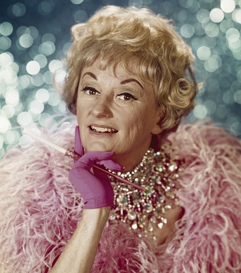 NLCarolynMuse's tweet photo. Remembering film/television/voice actress, musician, author, and comedian Phyllis Diller, who was born #OTD (July 17th) in 1917. #SplendorintheGrass #TheMatchGame #ThePhyllisDillerShow #RowanandMartinsLaughIn #TheHollywoodSquares #SuperPassword #Blossom #ABugsLife https://t.co/9kNLzrOsK4