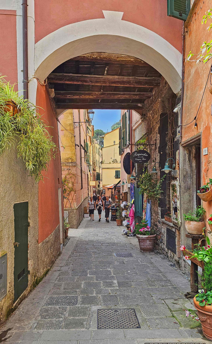 Monterosso al Mare en Cinque Terre, la región de Liguria - Italia 
vivimosdeviaje.com