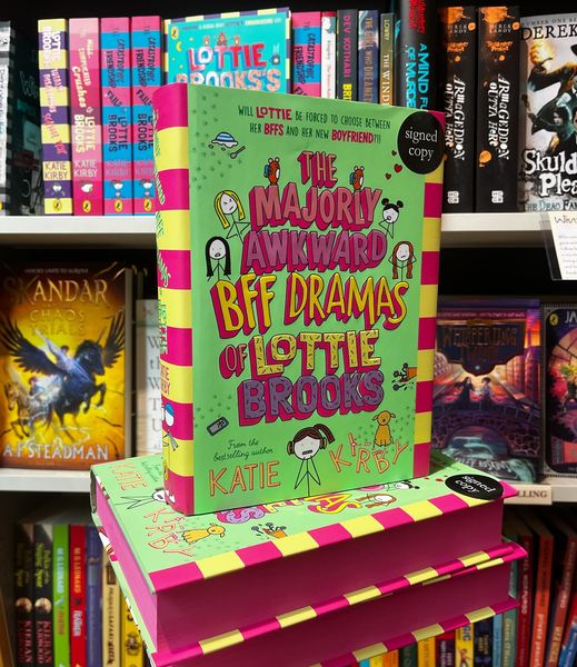 winstoneSid's tweet image. It’s been a good week for our favourites #emmacarroll #thehoudiniinheritance #faberchildrens #lottiebrooks #themajorlyawkwardbffdramasoflottiebrooks #katiekirby