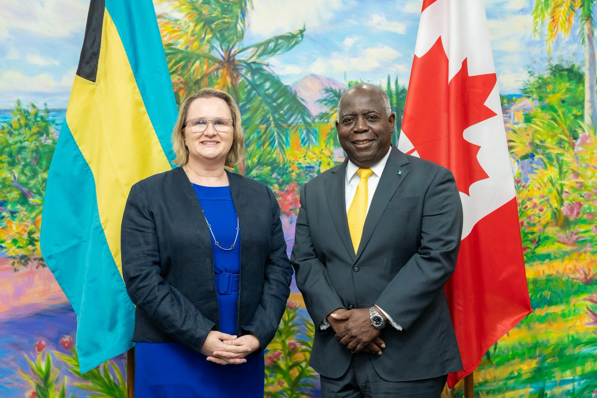 CanadaauBahamas's tweet photo. La Haut-Commissaire @ETudakovic a eu l'honneur de rendre sa dernière visite de courtoisie au Premier Ministre des Bahamas et à nos amis bahaméens. Ensemble, ils ont réfléchi aux réalisations communes et au partenariat solide bâti au fil des années. https://t.co/rE4LpU9YMW