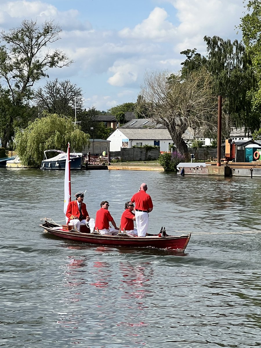 river_rowing's tweet photo. Found them! 

#SwanUpping #HenleyOnThames https://t.co/Xxm4GURrtw