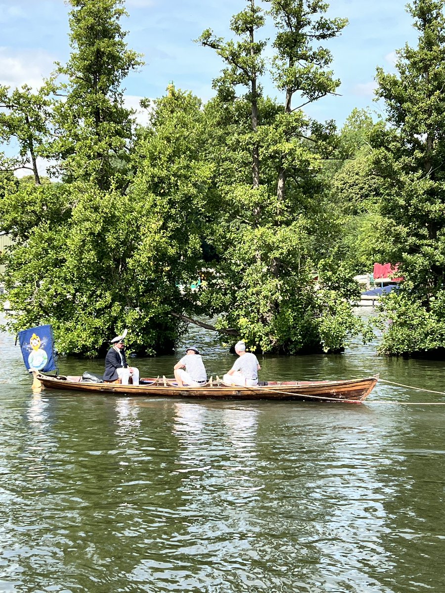river_rowing's tweet photo. Found them! 

#SwanUpping #HenleyOnThames https://t.co/Xxm4GURrtw