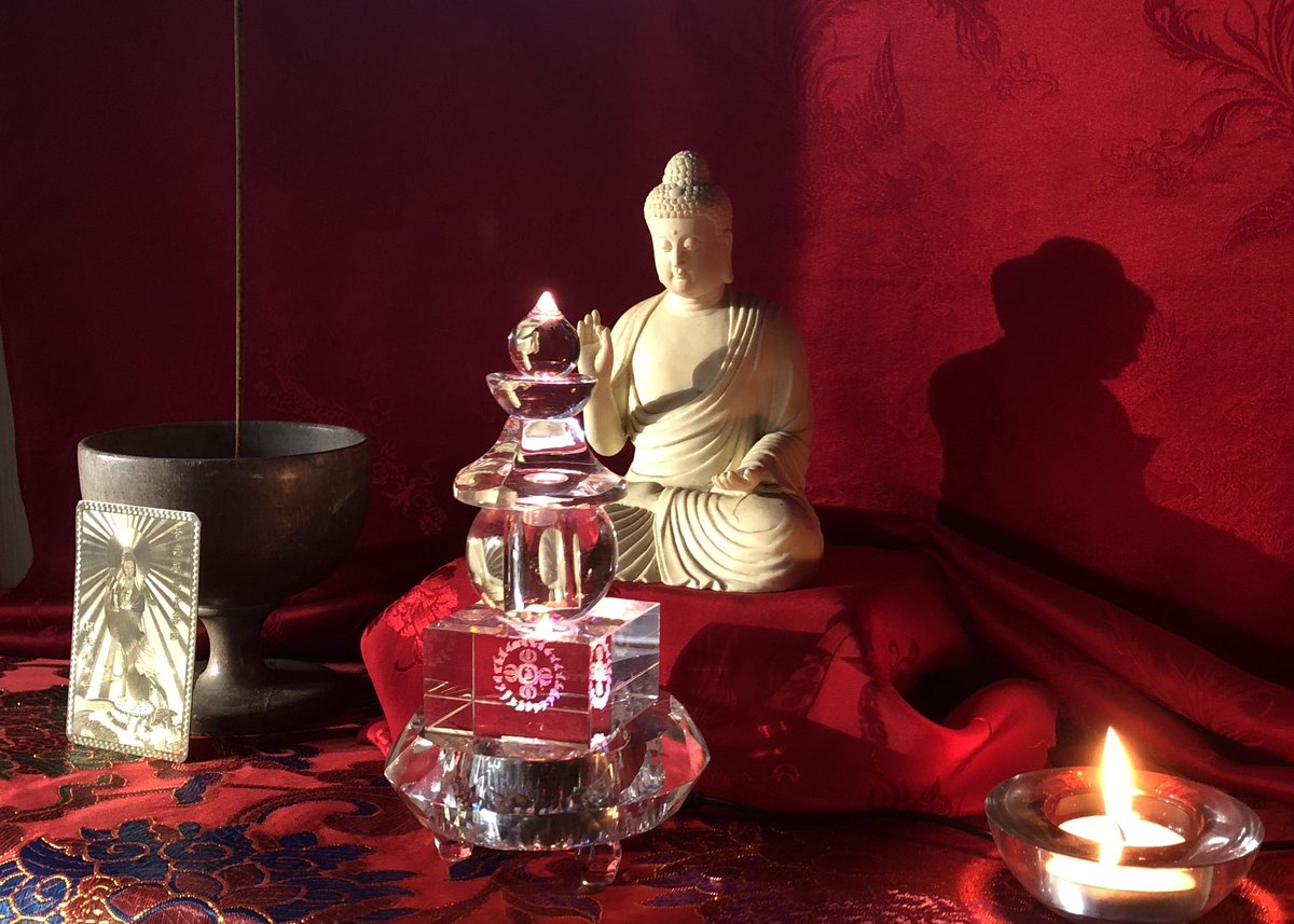 ThomasMeierz's tweet photo. Sunrise greets Shakyamuni Buddha and Guan Yin Bodhisattva https://t.co/V431fP2b7u