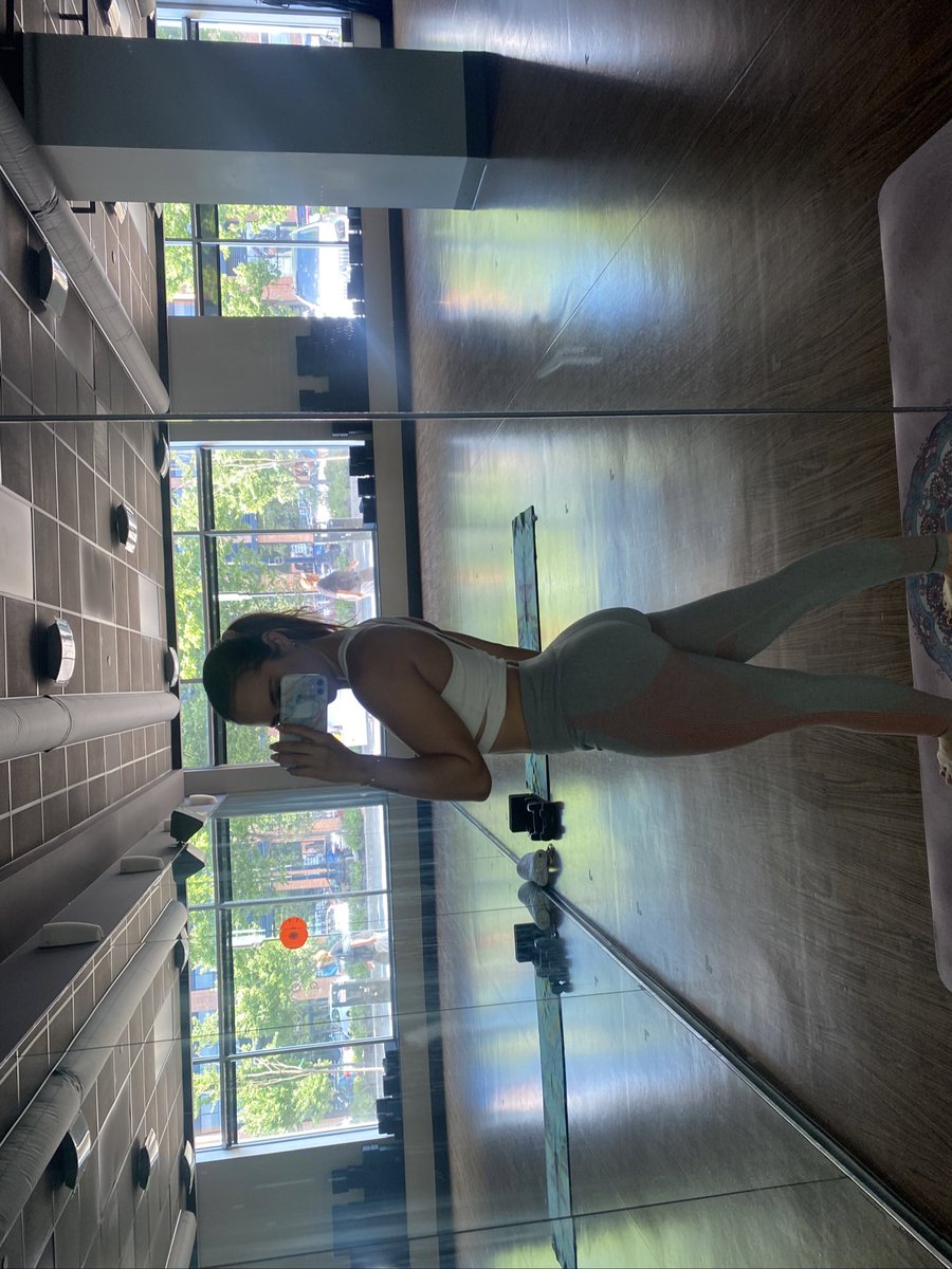mcvillegas03's tweet photo. Te amo hot yoga ❤️ cambiaste mi vida https://t.co/cQPQOHOtnD