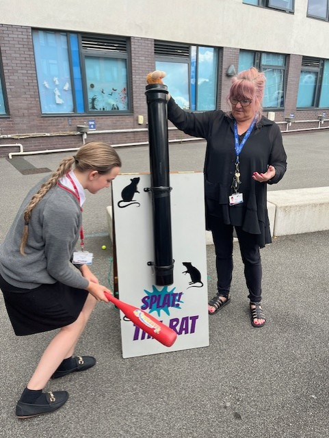 gorse_ruth's tweet photo. 📢🎉🙌Congratulations to Sinfield House who won our House competition this year! We celebrated with inflatable games, music, pop and tuck shops and games! #celebration #house #winning #sinfield #PersonalDevelopment https://t.co/5X9q8cVvUF