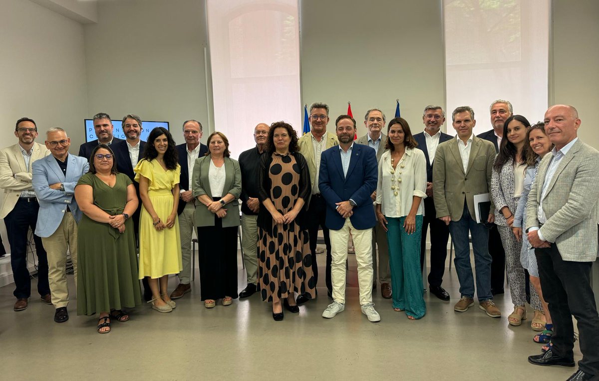 GVAMediAmbient's tweet photo. 🛣️La @Generalitat constituïx la comissió de logística de l'àrea metropolitana de Valencia per a crear un pla d'infraestructures prioritàries

🗣️@vmartinezmus destaca “la urgència” que el Govern execute l'ampliació de la V-30 i el túnel passant

https://t.co/sGuI58Vzz3 https://t.co/bym6ZbR3Wf