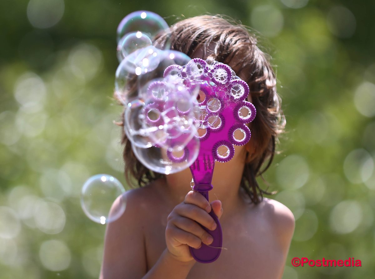 JimWellsphoto's tweet photo. Daily goals...shade and water and bubbles...stay cool #yyc #yycwx #heatwave #heatwarning #hotenoughforya https://t.co/QNFE1PhAnD
