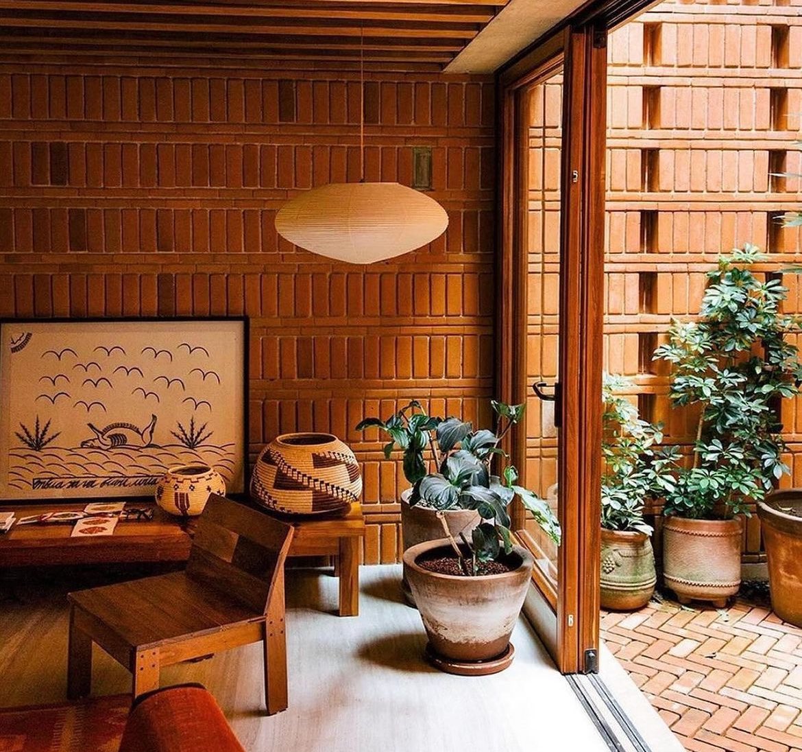 luusssso's tweet photo. In love with the brick work of this home located in Mexico City https://t.co/3BOusv0EPi