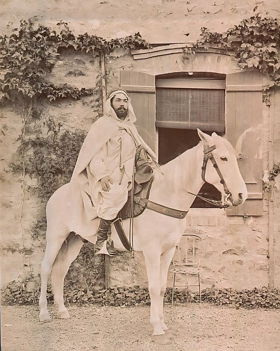 IZenaf's tweet photo. Un Algérien 🇩🇿 en 1895. https://t.co/4tKWKq8Ieb