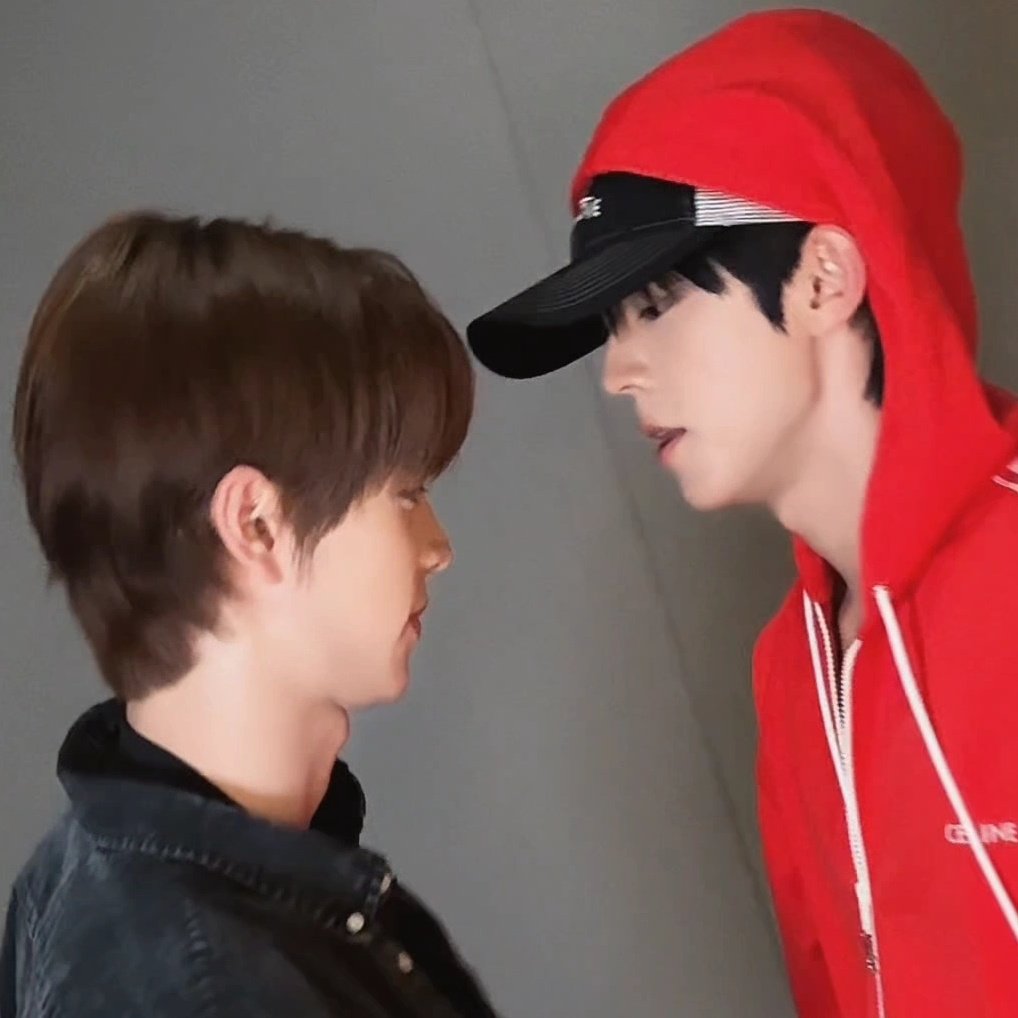 대치하는 구도 몹시 좋음