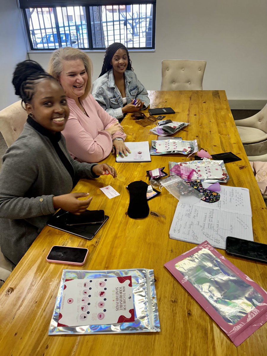 LesegoMFound's tweet photo. Dignity should be free and so should Sanitary Pads https://t.co/NI5EAJl12a