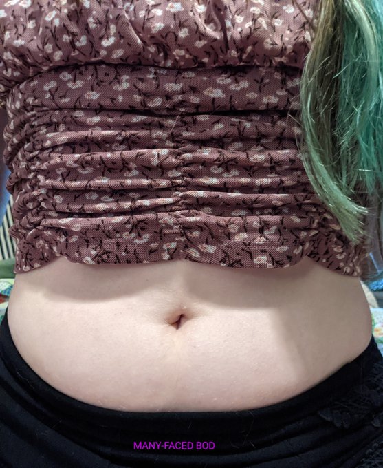 Idk I just love my tummy.   #belly #bellybutton https://t.co/6mal87EM8O<a href="/tag/belly"class="tags">#belly</a><a href="/tag/bellybutton"class="tags">#bellybutton</a>