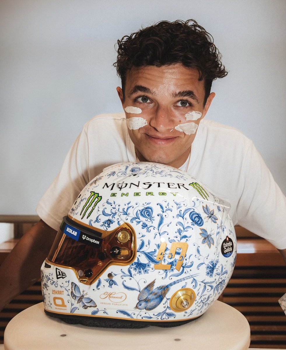 ln4norris's tweet photo. LANDO NORRIS THE WAY YOUR BRAIN WORKS. THIS IS BY FAR TOP 3 BEST HELMETS EVER! https://t.co/wbzE5LTPTq