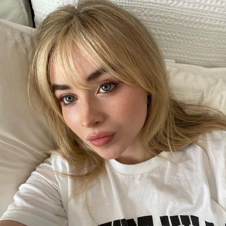 sabslcver's tweet photo. i love her selfies so much https://t.co/Jf9VAitXio