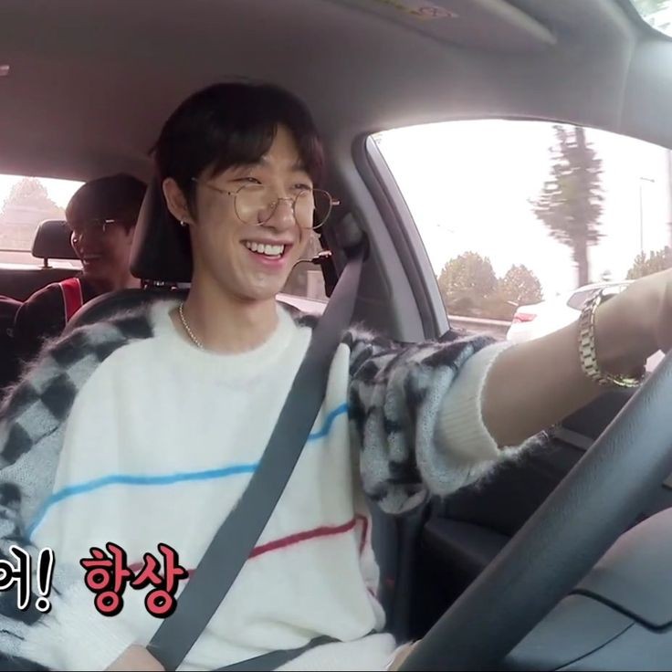 _haofolder_'s tweet photo. i like men who              =             I like xu       
knows how to drive                    minghao https://t.co/8KACk6LC15
