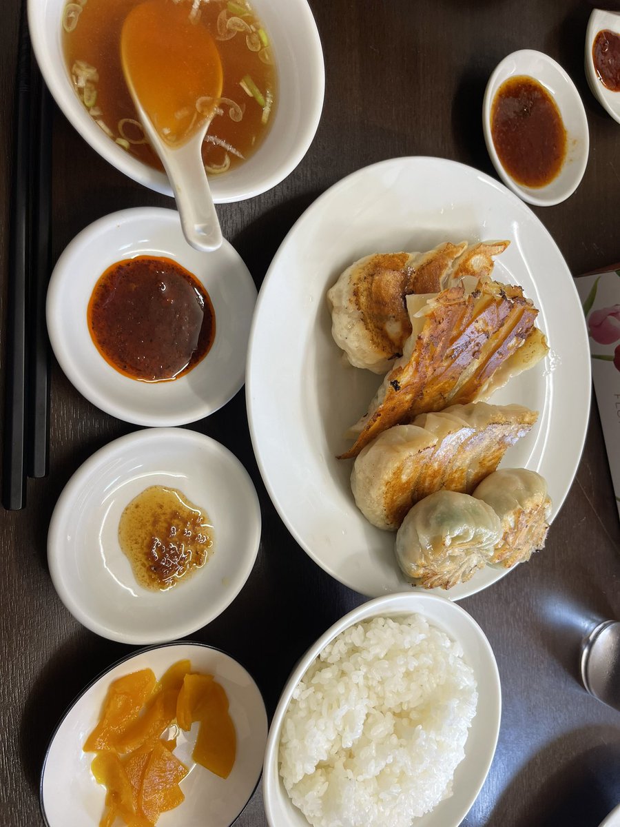 occulabo's tweet photo. 鯖匠さんからのnextランチ!
やっと体調もどり作業適応状態となりOccupationを取り戻しました!!
何このコスパと美味さ!!水道橋、神保町の餃子のクオリティの高さに脱帽。一位が更新された😍
#オキュラボ
#水道橋
#神保町
#ランチ
#ランチ巡り
#ワタシのOccupation
#MyOccupation https://t.co/IJhXYMscFV