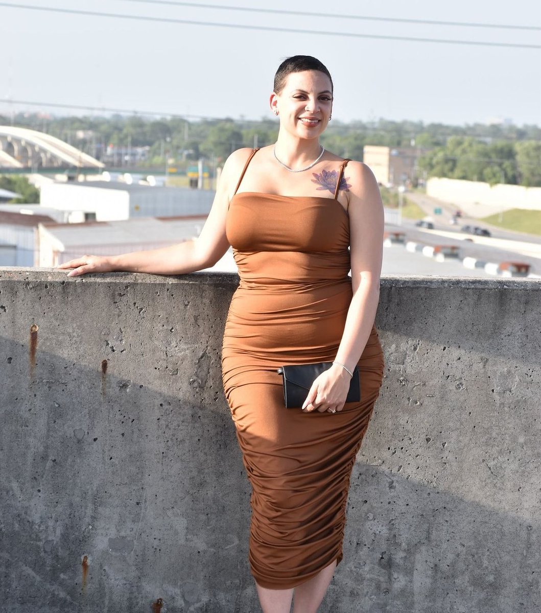 runiboutique's tweet photo. #RuniBabes in a Ruched Midi Dress, personalized to your favorite print. Perfect for all body shapes! Built-in bra, adjustable straps, and compression fabric for the perfect fit. No shapewear needed! ✨

#werkitinruni #runiatl #runiresortwear #fanfavorite #topseller #madeinusa https://t.co/3osJqdz82M