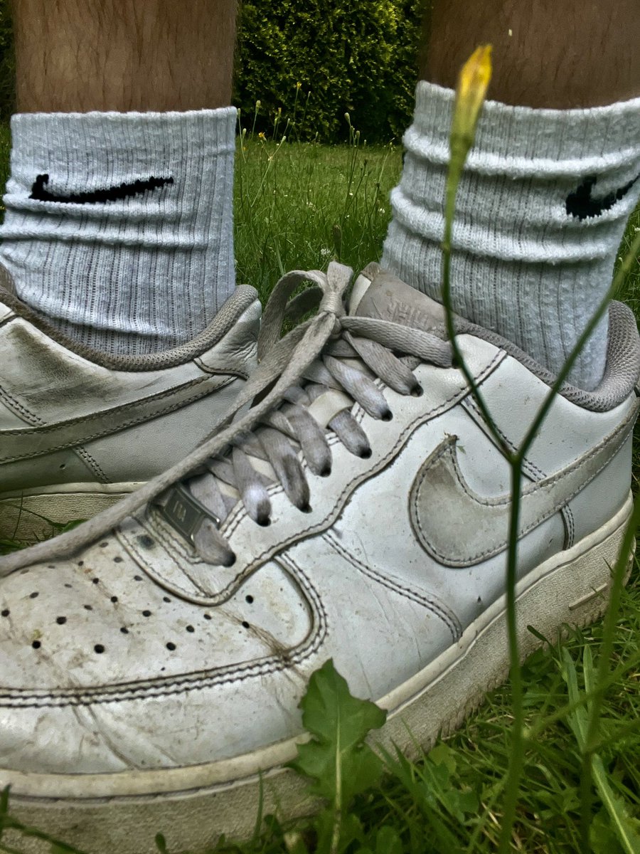 master_bartekk's tweet photo. przeszły już bardzo dużo 
i już bardziej dojechać ich się nie da…
a może da😈
jakieś pomysły?🤪

these shoes have been through a lot
and it’s impossible to damage them any more... 
or maybe it's possible😈 
any ideas how?🤪

#findom #master #cashmaster #alpha #sneakers #socks https://t.co/iC771M2FQQ