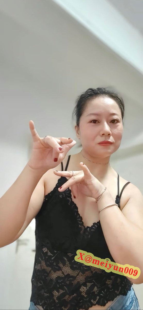 微胖丰满的熟女阿姨风情满满 https://t.co/QmKAL9hLsS