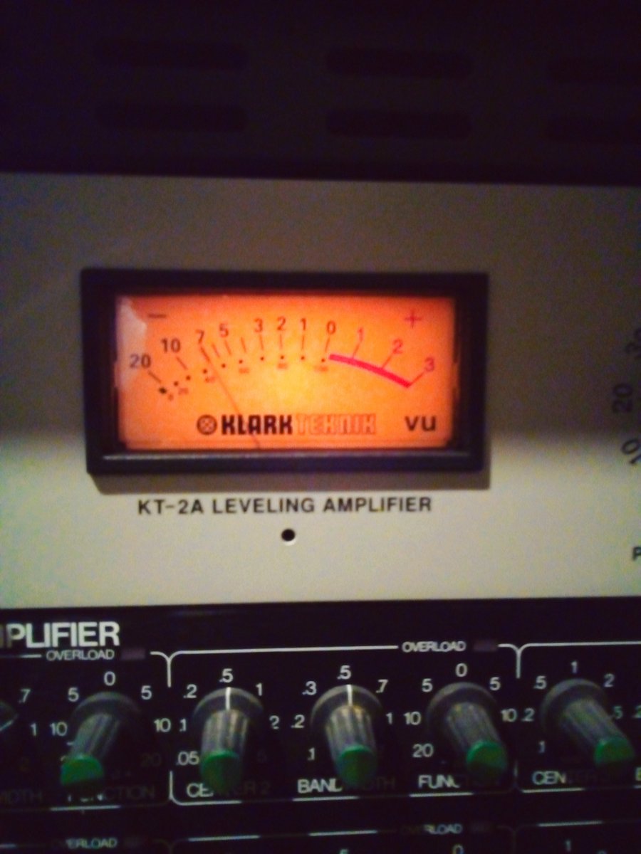 MauroUlag's tweet image. ...and the right compression!!!
#klarkteknik KR-2A
#darkreflections #deathmetal #thrashmetal #oldstyle #vocals #growl #vintagecompression #vlad #mixtering #theextremeway