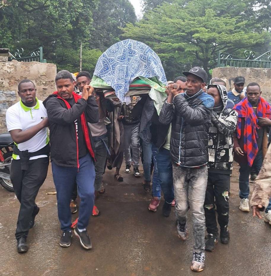 MutembeiTV's tweet photo. 24 year old Abdikadir who was shot during yesterdays protests burried today

Martha Koome #FreePoloKimani Which Kenyans #OccupyUhuruPark Raymond Omollo 1 Million Nakuru #RutoMustGo Eldoret Macharia Gaitho #Maandamano Ford Foundation Kitengela Nakuru Mercy Tremmor  Ni God Karen Police Station