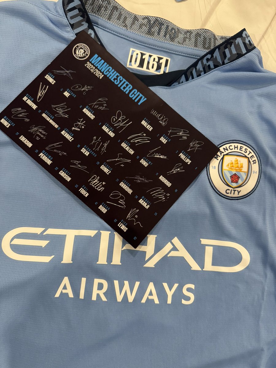 1 Kişiye Manchester City Yeni Sezon Forması ve Tüm takım imzalalı kartpostal Çekiliş 🎁
Katılmak:
 @erdicancilengir  <a href="/AltayEspor/">Altay Espor</a> Twitter ve İnstagram Hesaplarını takip edin 
✅Beğen ve Retweetle
📢 2 Arkadaşını Etiketle  

Kazanan   1 Ağustos  açıklanacak!

Herkese bol şanslar