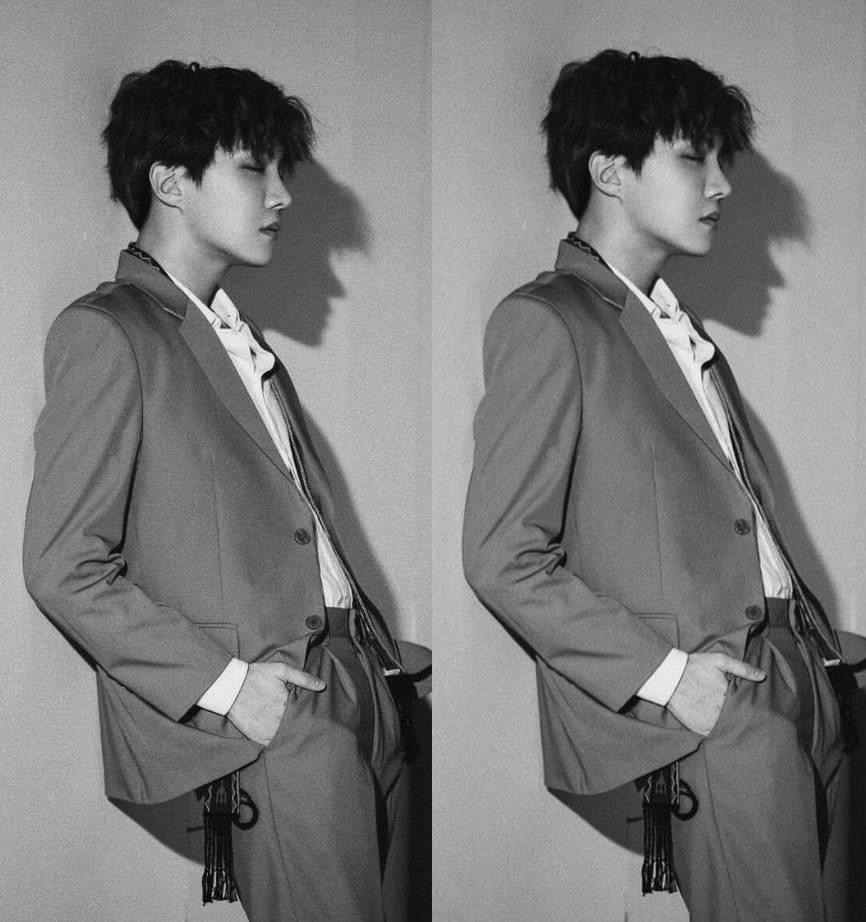 improdbysuga93's tweet photo. D-91 HOBI BACK HOME
ONE PHOTO A DAY UNTIL HE'S RETURNS 💜
#91daysLeftToMeeHobi
@BTS_twt
@bts_bighit
#JHOPE
#Hobi
#OurSunshineJHope
#D_91
#91DaysToMeetOurHOPE
#To_be_continued_1017
#91밤_자면_제이홉_전역 https://t.co/F4GW8N1kLd