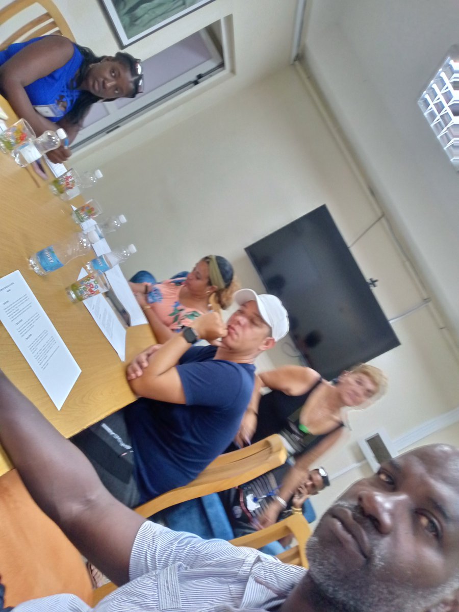 Reunión del secretariado provincial de la CTC con la participación de la <a href="/etmpahb4/">ETMPAHB4</a>,<a href="/MincinCuba/">Comercio Cuba</a>, <a href="/GrupoAlimentos/">Grupo de Alimentos</a>,<a href="/LaboritMarlen/">Marlen Laborit Cuellar</a>