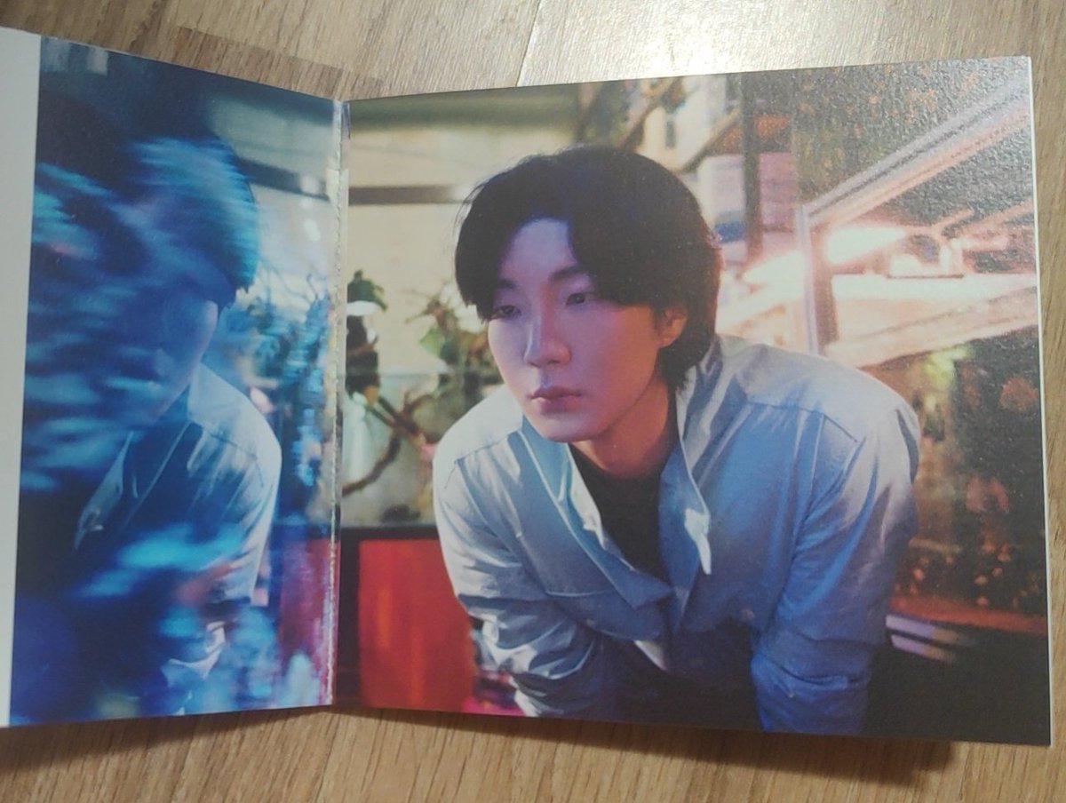 4everhoony111's tweet photo. 포토북 감성 너무 조아용🥺

#이승훈 https://t.co/5VSx3042xD
