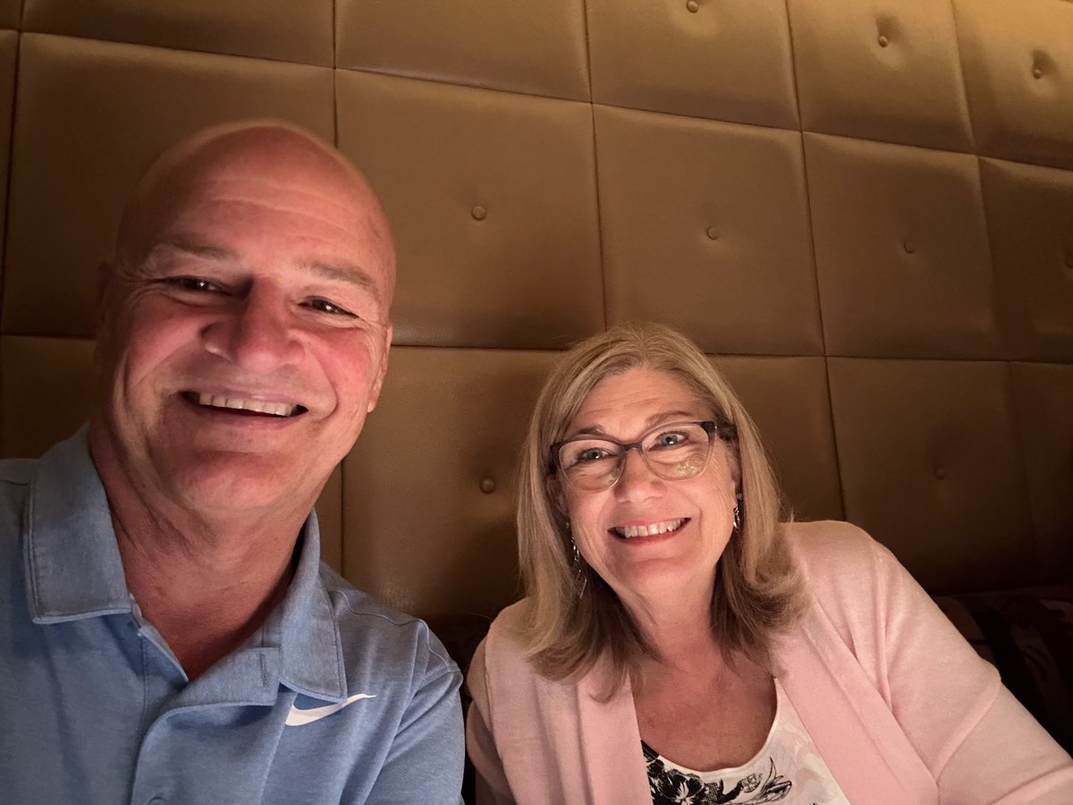 Mark Henry tweet media