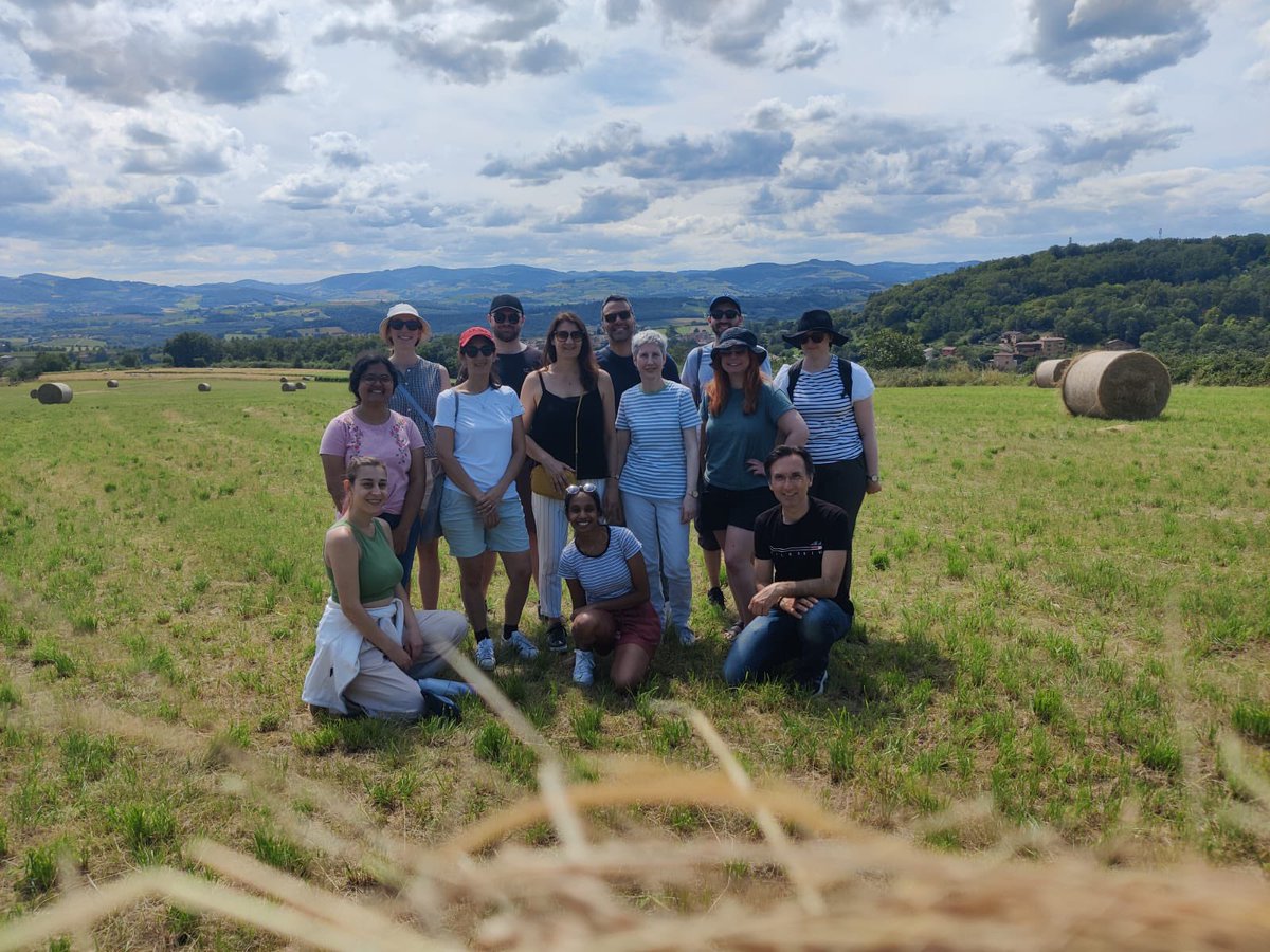TheAsheLab's tweet image. A great few days with @yad_ghavi lab on our joint retreat in Lyon brainstorming and hiking in the countryside. Thanks to everyone for their hospitality and organisation!
Of course Colin joined us on our train journey in line with our commitment to sustainability and cake! 馃崈
