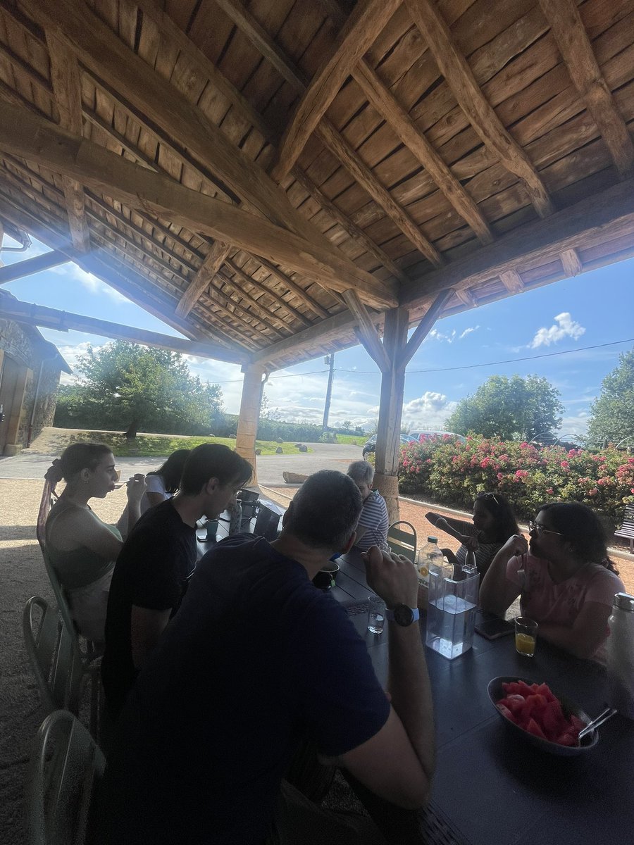 TheAsheLab's tweet image. A great few days with @yad_ghavi lab on our joint retreat in Lyon brainstorming and hiking in the countryside. Thanks to everyone for their hospitality and organisation!
Of course Colin joined us on our train journey in line with our commitment to sustainability and cake! 馃崈