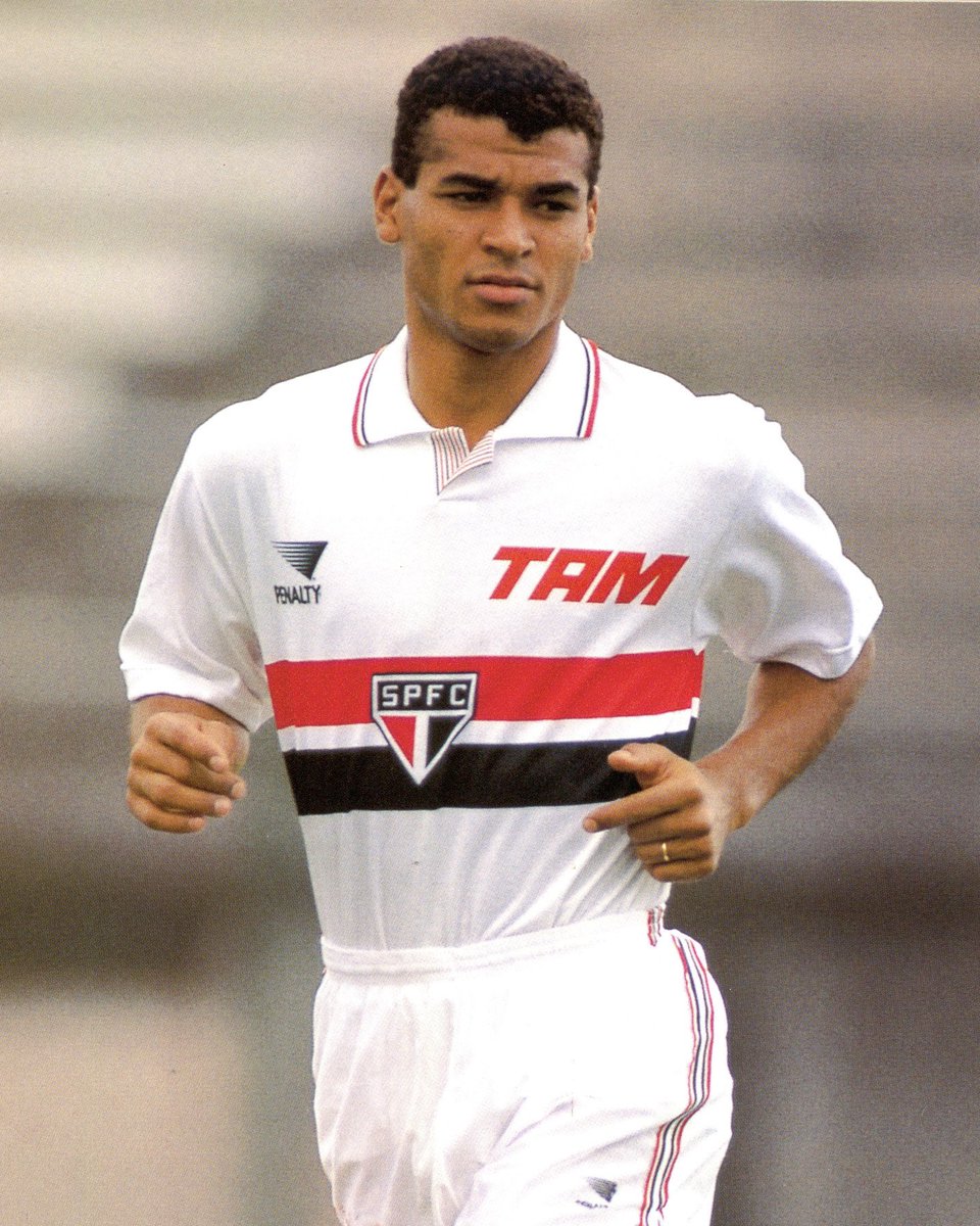 SaoPauloFC's tweet photo. 3️⃣0️⃣ anos do Tetra! ⭐️⭐️⭐️⭐️🇧🇷

Neste dia 17 de julho, em 1994, o Brasil conquistava a sua quarta Copa do Mundo, e com quatro representantes do Tricolor no elenco: Müller, Cafu, Zetti e Leonardo!

Os ex-tricolores Raí, Ronaldão, Ricardo Rocha e Gilmar, recém-saídos do clube, também fizeram parte do grupo da Seleção.

#VamosSãoPaulo 🇾🇪