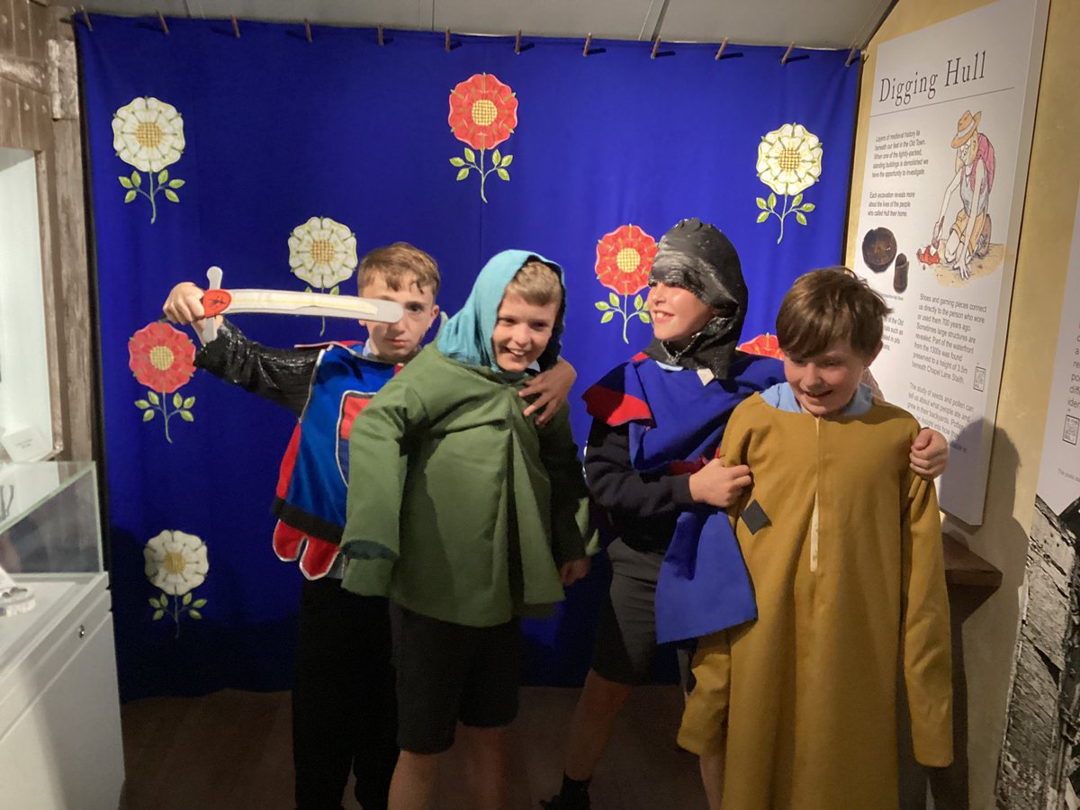 sbps_deer's tweet photo. Our school trip 😀 #sbpsHist @sbps_kingfisher https://t.co/T0BP2Qe9zF