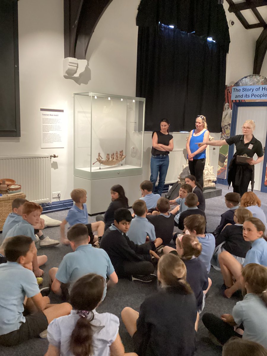 sbps_deer's tweet photo. Our school trip 😀 #sbpsHist @sbps_kingfisher https://t.co/dn3eoxAbkI