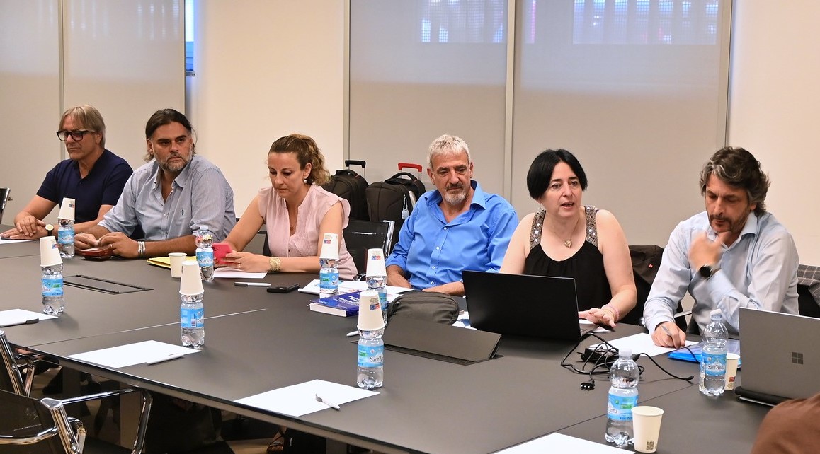 UILTECNAZIONALE's tweet photo. 🔴🟢🔵Contratto Calzature: siglata l’ipotesi di accordo per il rinnovo 2024-2026.
197 euro l’aumento complessivo nel triennio

Leggi il comunicato stampa unitario 👇

https://t.co/0prBbAHDtz https://t.co/jvwMjI0O2u