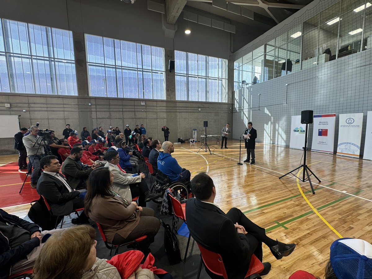 UNESCOSantiago's tweet photo. Hoy participamos en la presentación del Proyecto Trampolín del @MindepChile, realizado en el marco de la iniciativa de la UNESCO Fit for Life, con el apoyo de @AgendaCAF, el Comité Olímpico Internacional y el Comité Paralímpico de las Américas. 🧵👇 https://t.co/pYk5UZbxlX