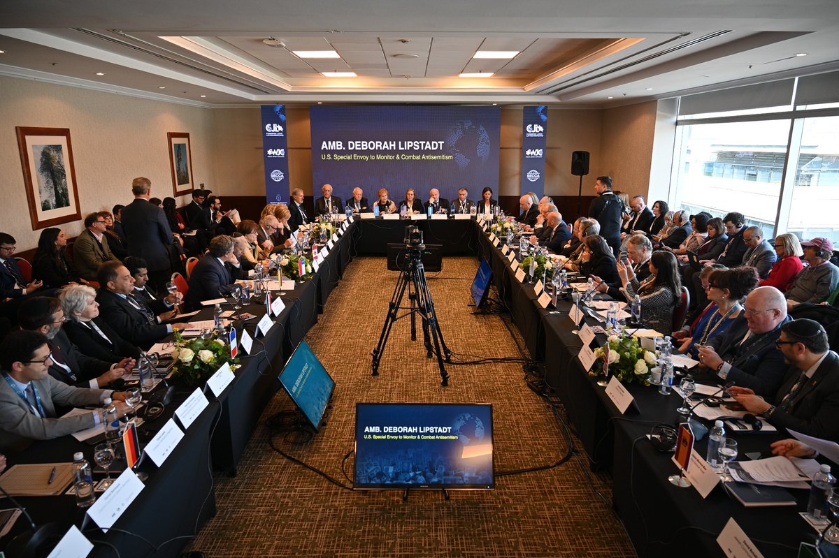 CongresoJudio's tweet photo. ¡Comenzó la Reunión Internacional de Enviados Especiales y Coordinadores de Combate del Antisemitismo (SECCA)! El foro reúne a los principales encargados de la lucha contra el antisemitismo a nivel mundial #StopAntisemitism #BuildingASaferFuture https://t.co/NekmfPYaRD