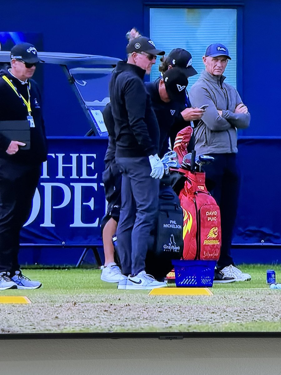 AAgon_210's tweet photo. Props to @PhilMickelson for coming thru with the Joggers! They don’t look bad! @GrantHorvatGolf #TheOpen https://t.co/hQuoKtn00n