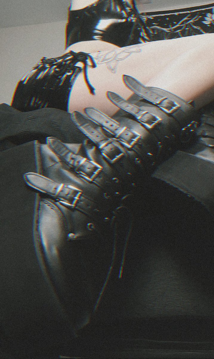 shadowpurrr's tweet photo. OF only $9 now. Link below https://t.co/xxptCmGleY