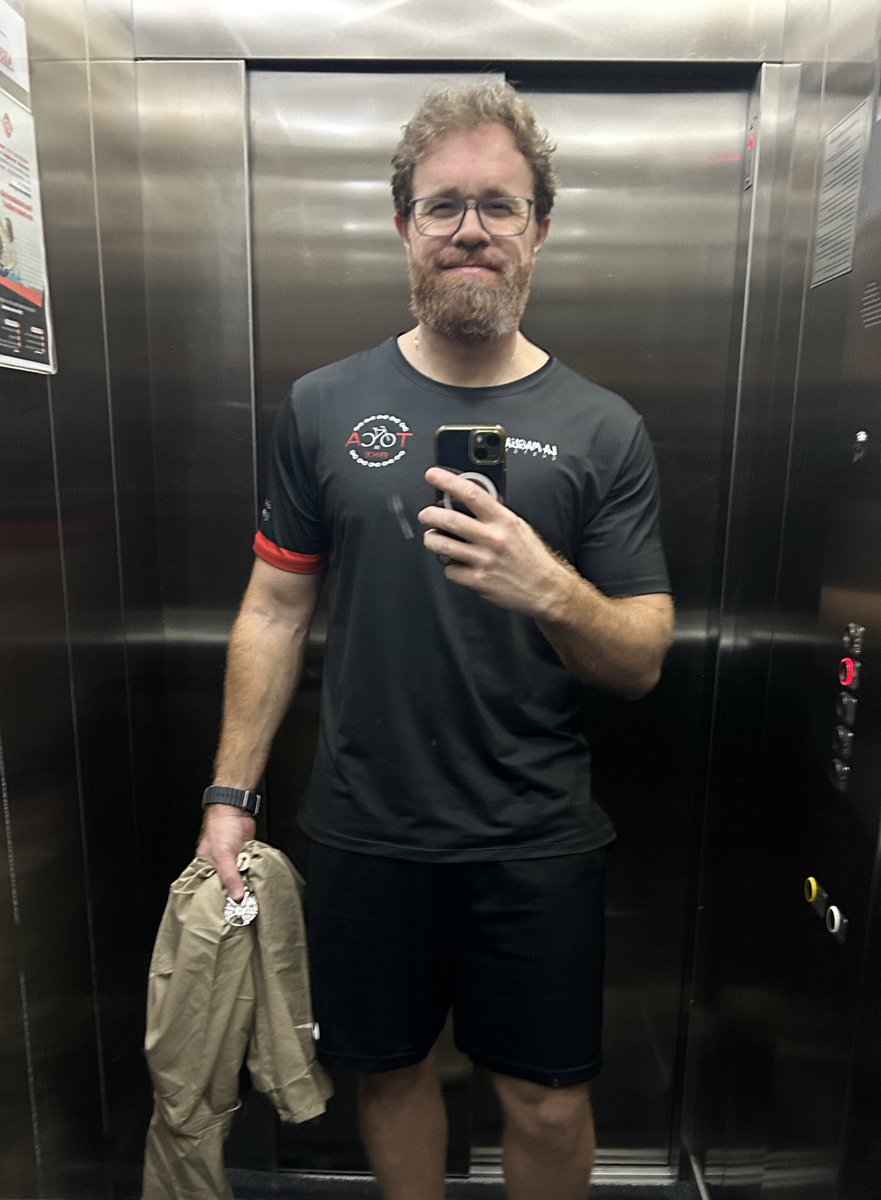 Hugo_Fagundes's tweet photo. O #BLIU voltou, os resultados do melanoma deram negativos, era só ali mesmo e já não tem mais! Agora é só esperar a recuperação total e acordar cedo pra rodar de bike! Bora @experimento237 @edustarling @gusguimaraes @bcmancini26 @bruno_pelmar https://t.co/RAKUAHLnvu