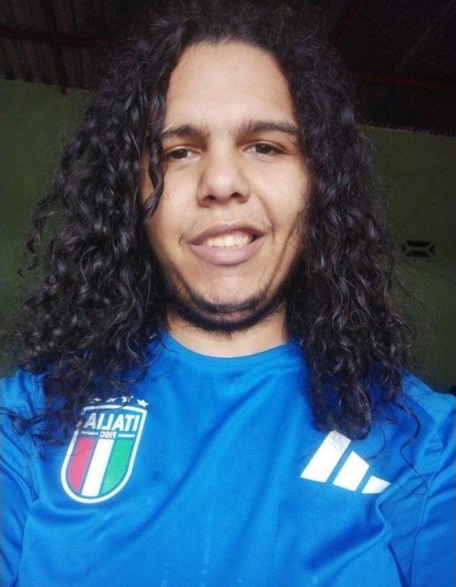 Jota23Ce's tweet photo. “IlloJuan y LaMasi lo han dejado. Ya no creo en el amor” https://t.co/GKRiFPvguR