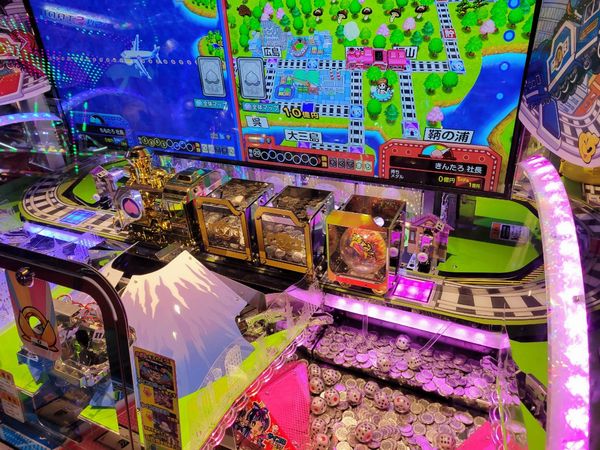 ゲームセンター ) 未成年の入場制限時間の ご案内です 風俗営業法に